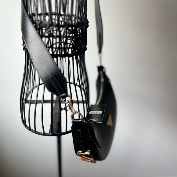 VALENTINO BY MARIO VALENTINO
Lunaire Leather Crescent Shoulder Bag - Picture 3 of 9